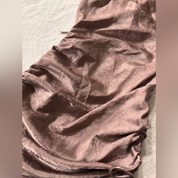 Windsor NWOT Shiny Lavender Flower Ruched Backless Mini Dress | Size XS - Picture 7 of 8